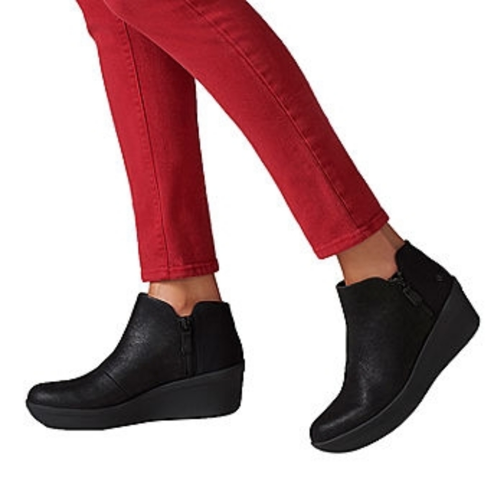 Clarks Step Rose Up Boots